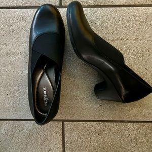 Dansko black pumps